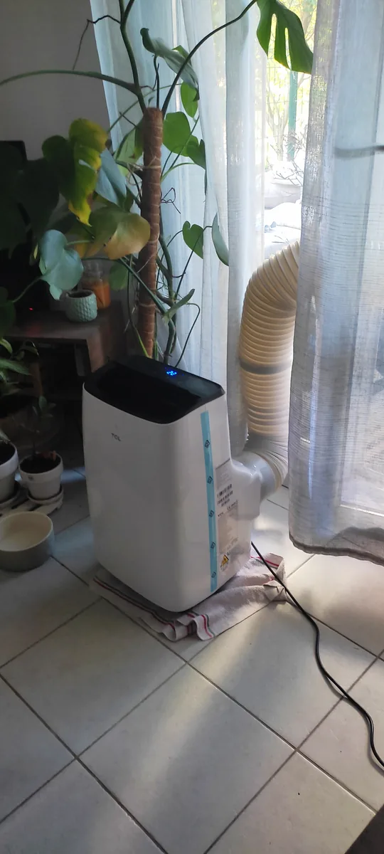 Climatiseur installé dans un salon à Tassin